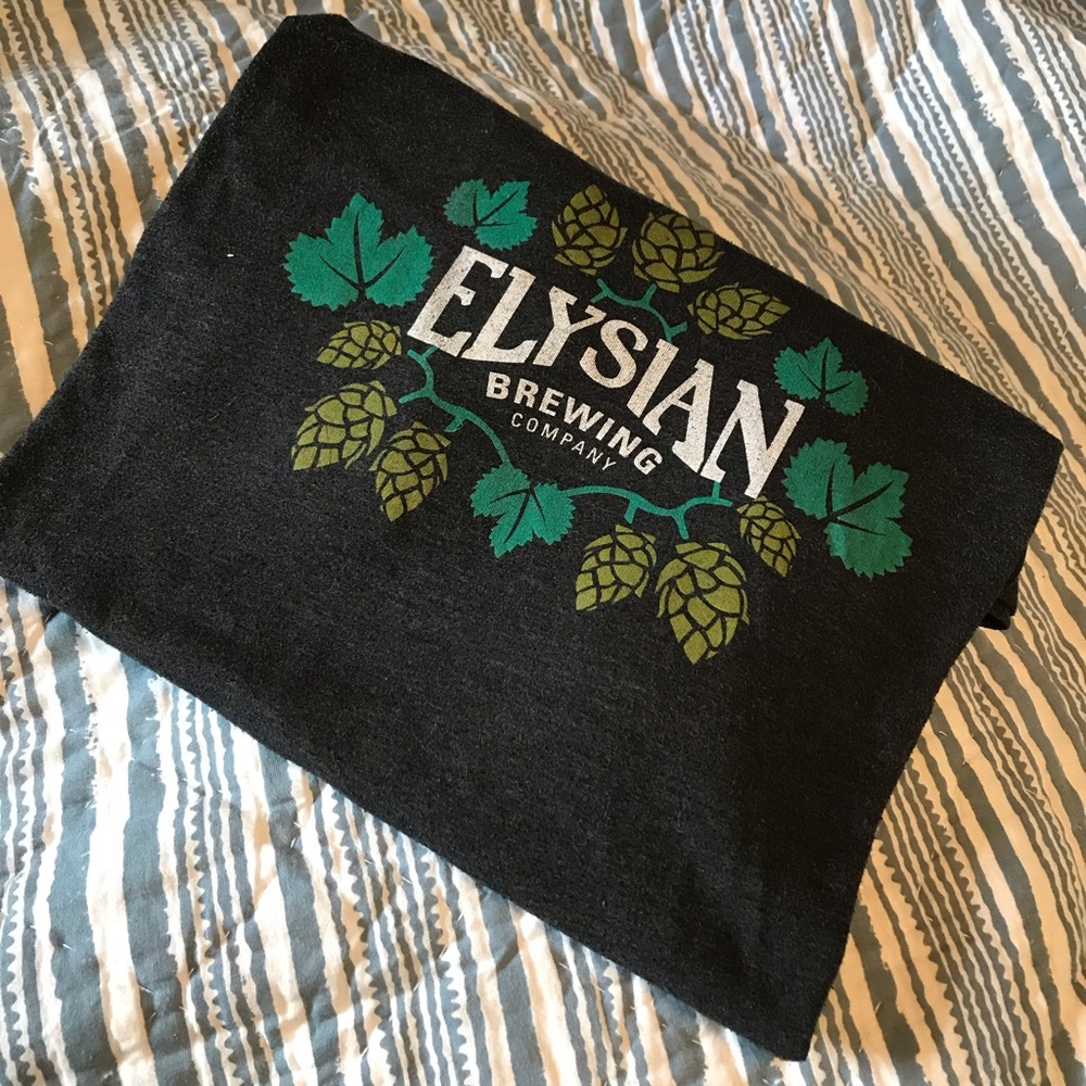 Men’s tee shirt. Large.